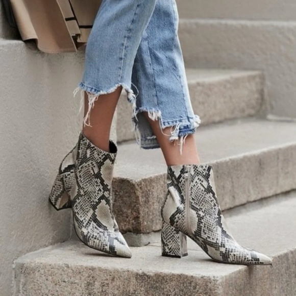 NEW Marc Fisher Jelly 3 Dress Booties Natural Multi Faux Python Sz 6 - Picture 1 of 9